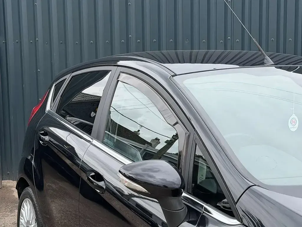 Usado Ford Fiesta Titanium 125 HP (91 kW) 2014 Preto Citadino