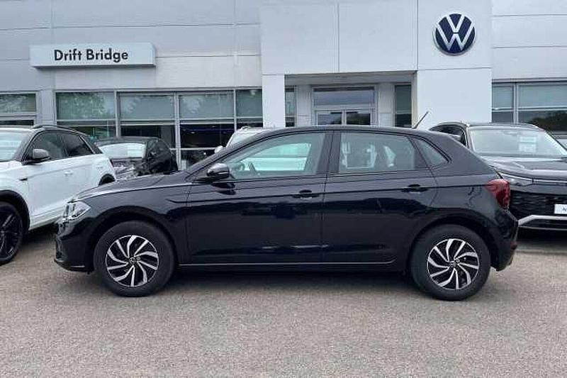 Used VW Polo Life 80 HP (58 kW) 2024 Black Hatchback