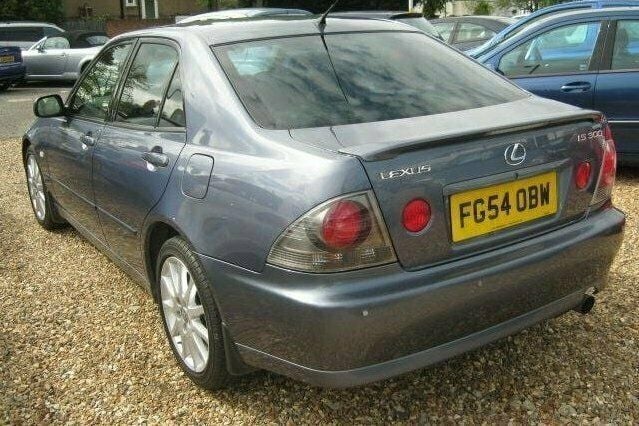 Used Lexus IS300 211 HP (155 kW) 2004 Sedan