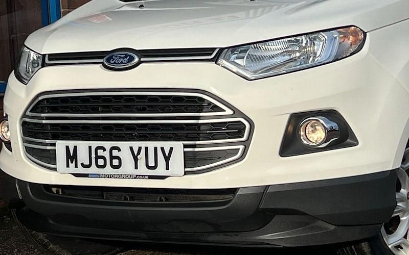 Used Ford Ecosport Zetec 111 HP (81 kW) 2016 White SUV