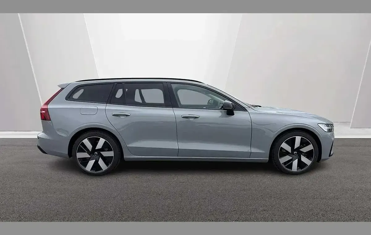 Used Volvo V60 Plus 344 HP (253 kW) 2026 Grey Estate