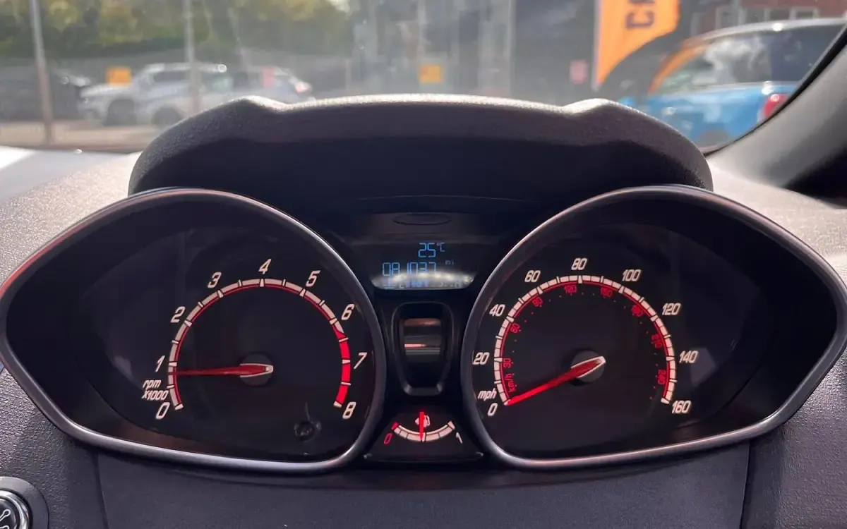 Used Ford Fiesta ST 179 HP (131 kW) 2014 Orange Hatchback