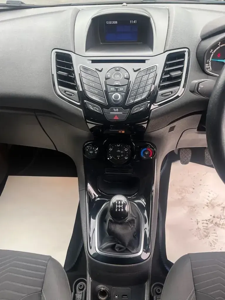 Używany Ford Fiesta Zetec 2016 Niebieski Hatchback