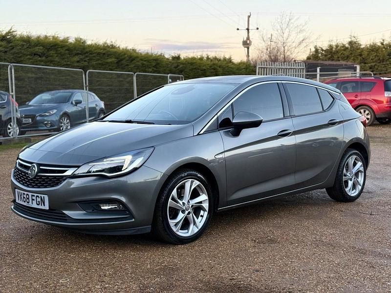 Used Vauxhall Astra SRi 136 HP (100 kW) 2018 Grey Hatchback