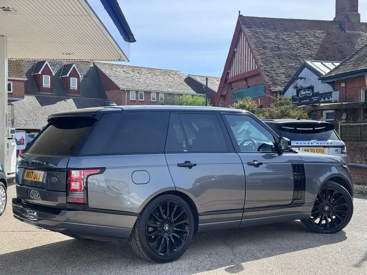 Used Land Rover Range Rover Vogue 258 HP (189 kW) 2017 Grey SUV
