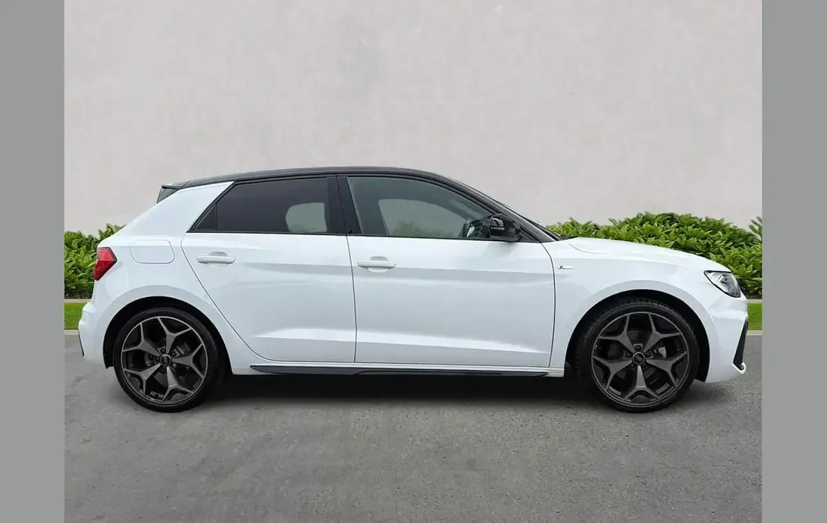 Used Audi A1 Black Edition 108 HP (79 kW) 2023 White SUV