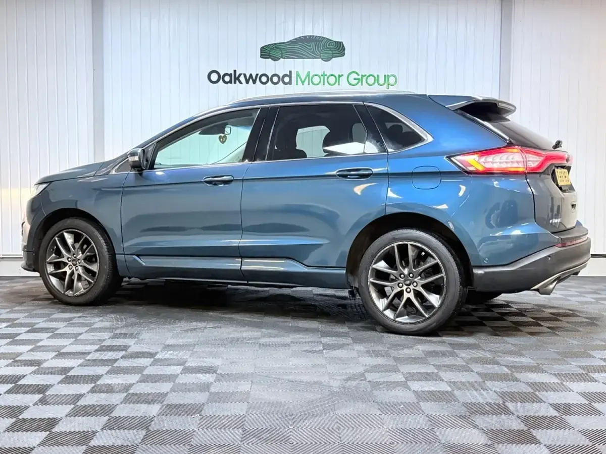 Usado Ford Edge Titanium 180 HP (132 kW) 2016 Azul SUV