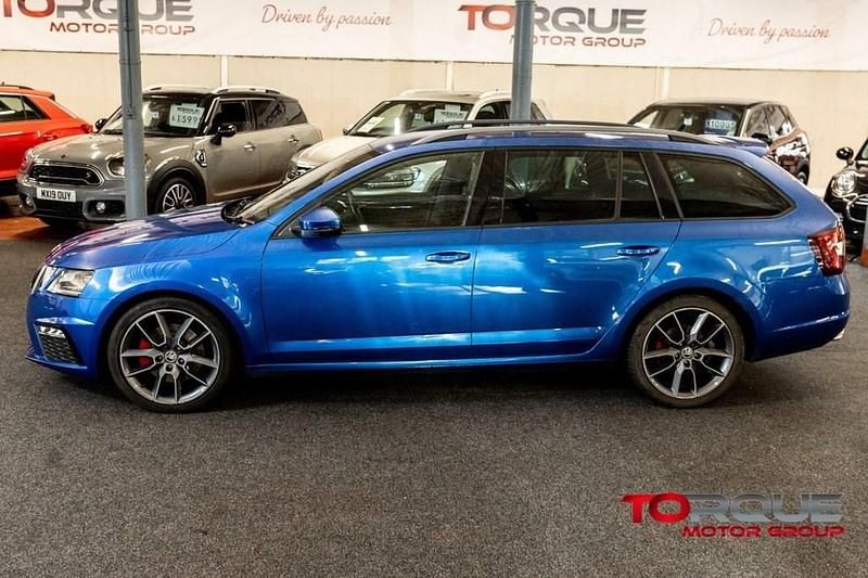 Used Skoda Octavia vRS 184 HP (135 kW) 2017 Blue Estate