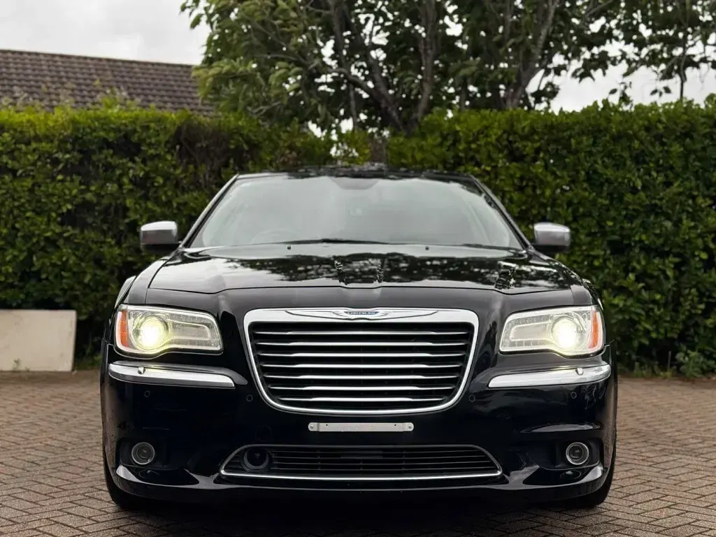 Used Chrysler 300C 286 HP (210 kW) 2015 Black Sedan