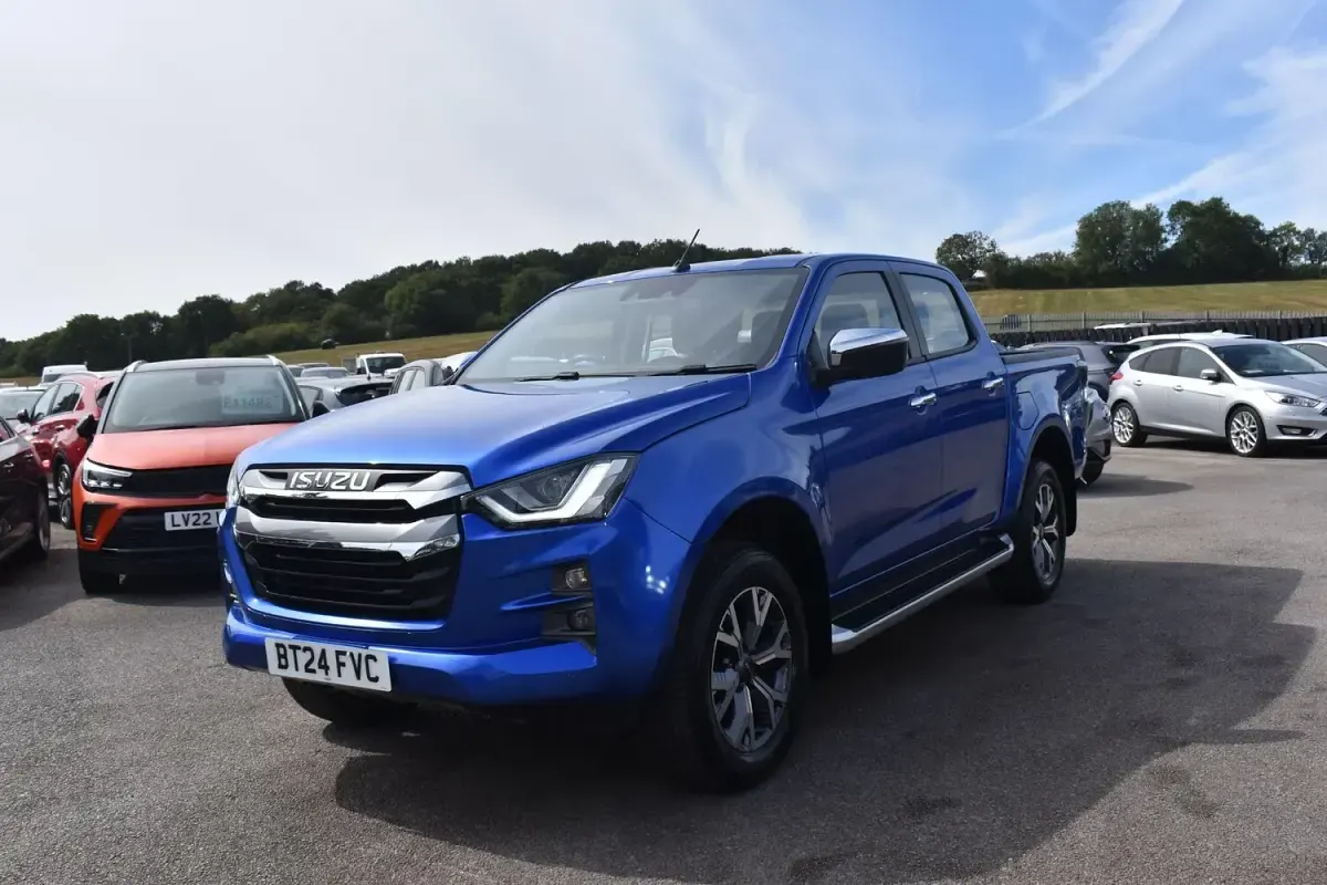 Used Isuzu D-Max 2024 Blue Pickup
