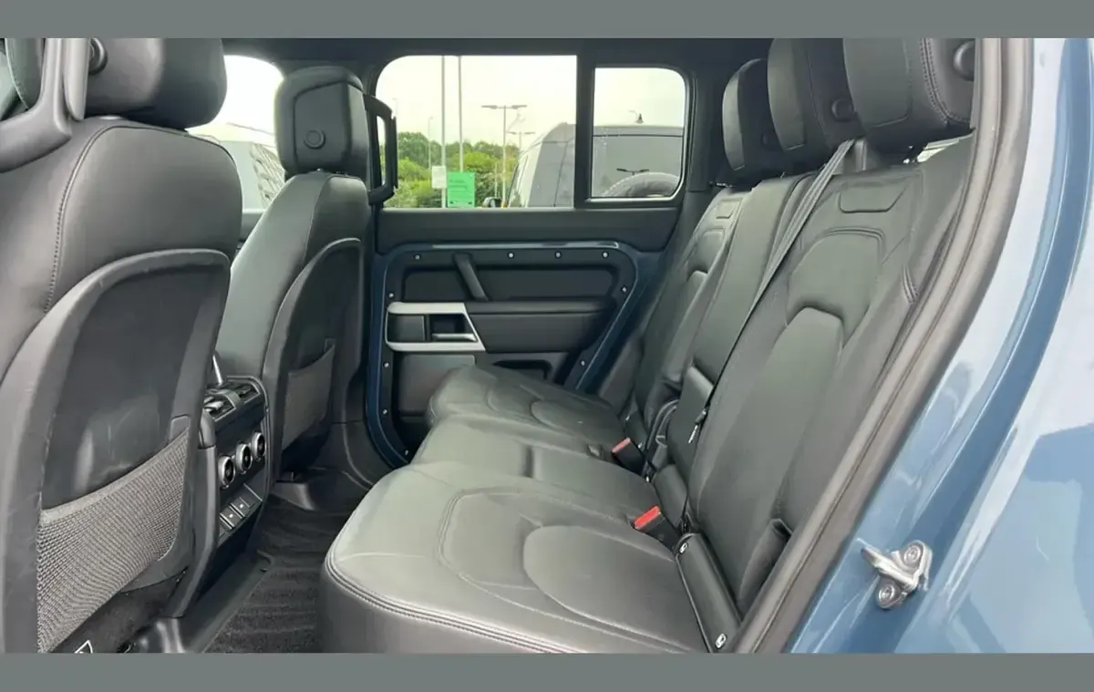 Used Land Rover Defender HSE 300 HP (220 kW) 2023 Metallic  tasman blue SUV