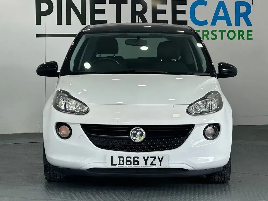 Used Vauxhall Adam S 70 HP (51 kW) 2017 White Hatchback