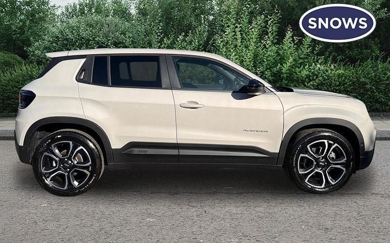 Begagnad Jeep Avenger Summit 114 kW (156 HK) 2024 SUV