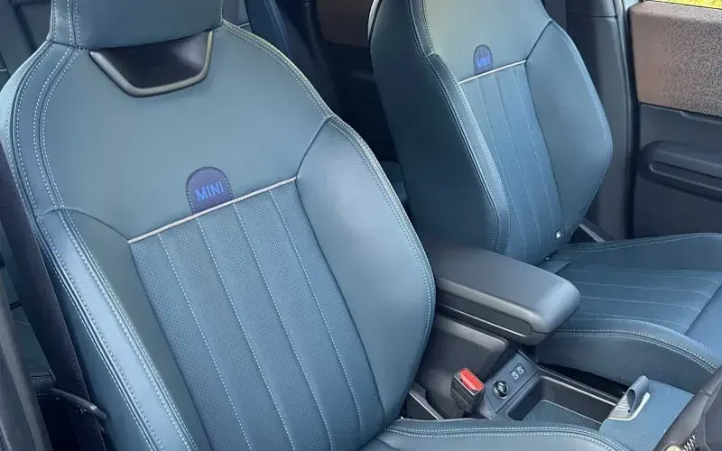Used Mini Cooper Exclusive 150 kW (204 HP) 2025 Blue Hatchback