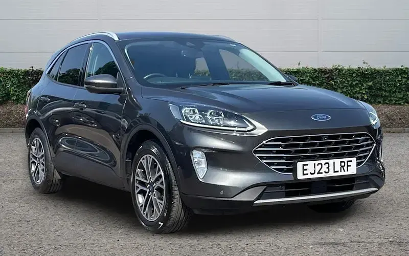 Käytetty Ford Kuga Titanium 150 HP (110 kW) 2023 Katumaasturi