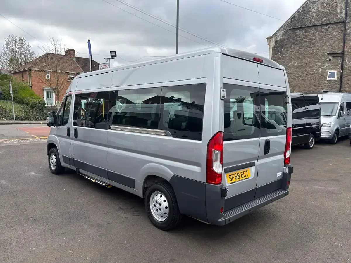 Used Peugeot Boxer 130 HP (95 kW) 2018 Silver Van