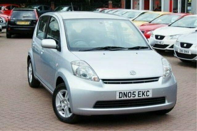 Used 2005 Daihatsu Sirion Hatchback | £2,474 (A bit pricey) - Image 1/3