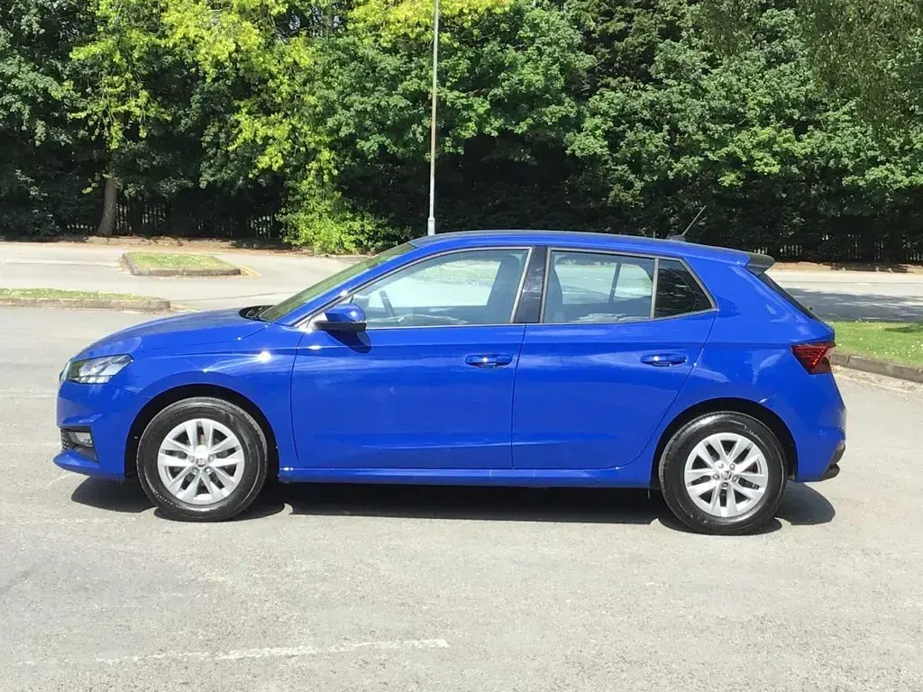 Begagnad Skoda Fabia Comfort 2022 Blå Halvkombi