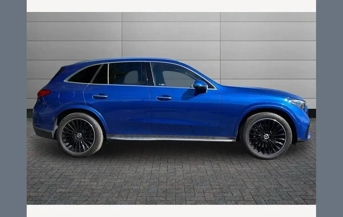 Used Mercedes GLC300 AMG Line Premium Plus 265 HP (194 kW) 2023 Blue SUV