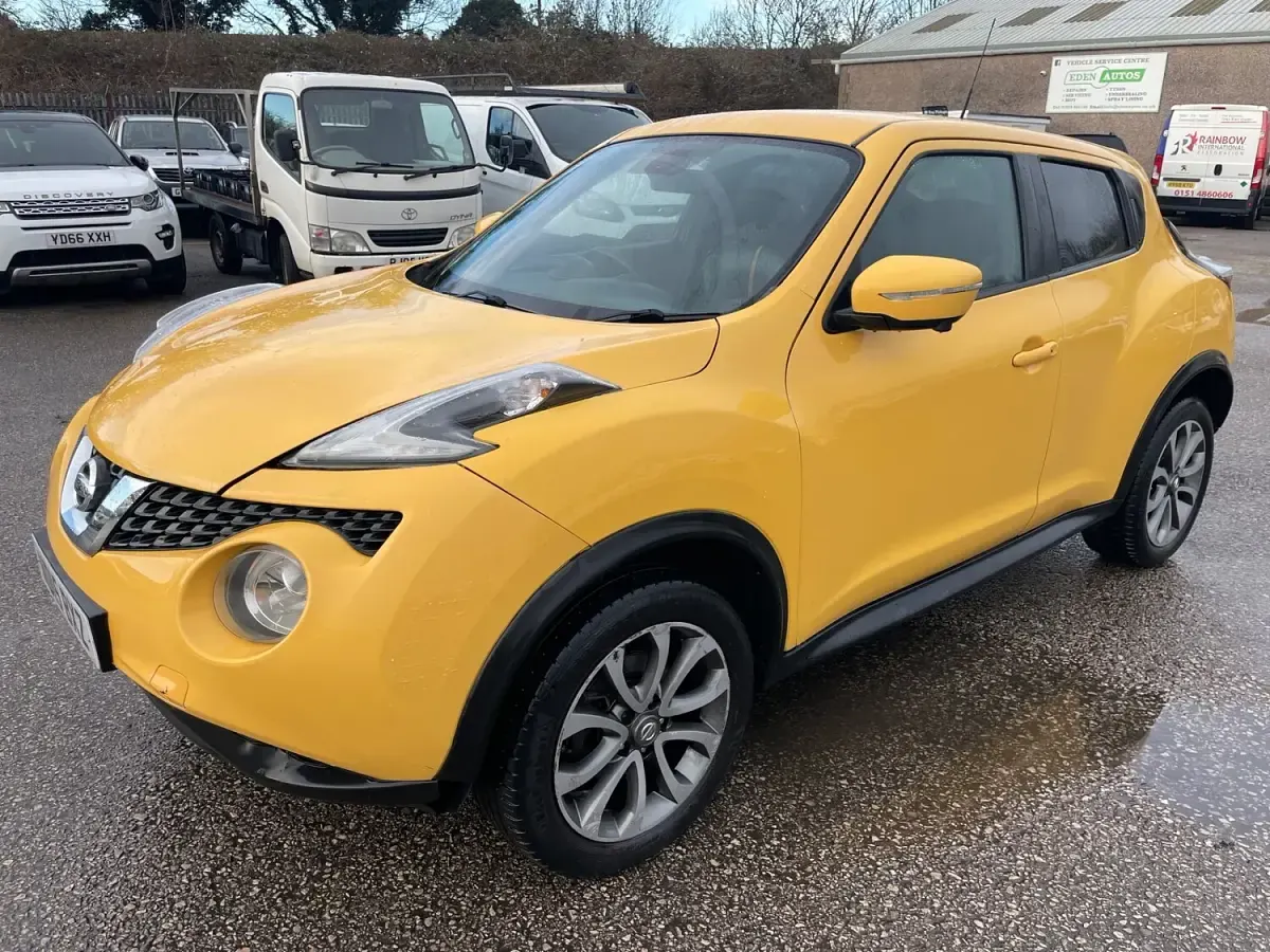 Used Nissan Juke Tekna 2015 Yellow SUV