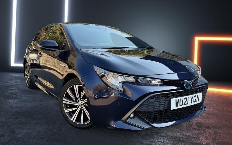 Second-hand Toyota Corolla Design 122 CP (89 kW) 2022 Hatchback