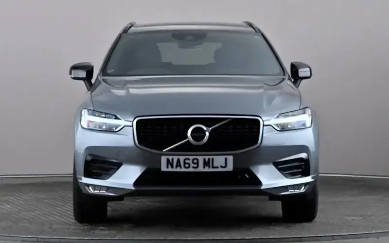 Used Volvo XC60 R-Design 190 HP (139 kW) 2019 Grey SUV
