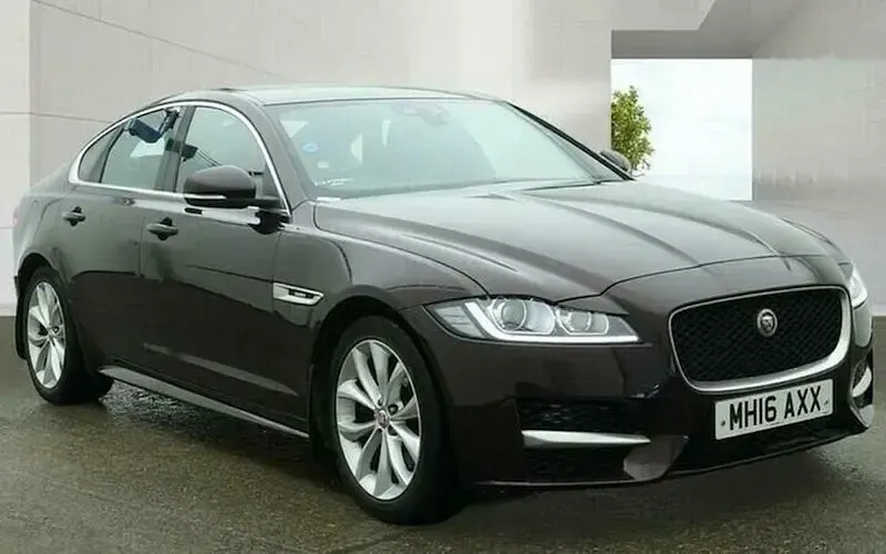 Usado Jaguar XF R-Sport 179 HP (131 kW) 2020 Sedan