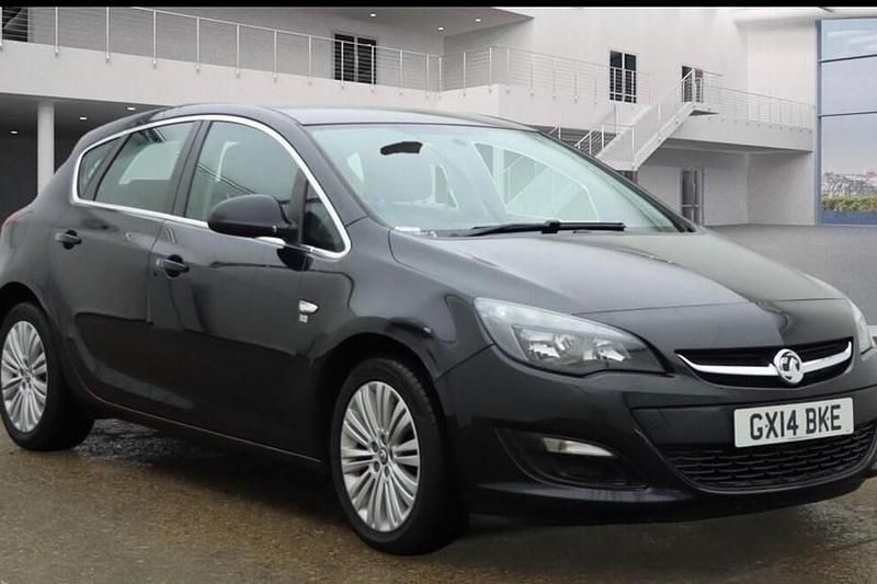 Used 2014 Vauxhall Astra Excite Hatchback | £2,290 (Good price) - Image 1/1