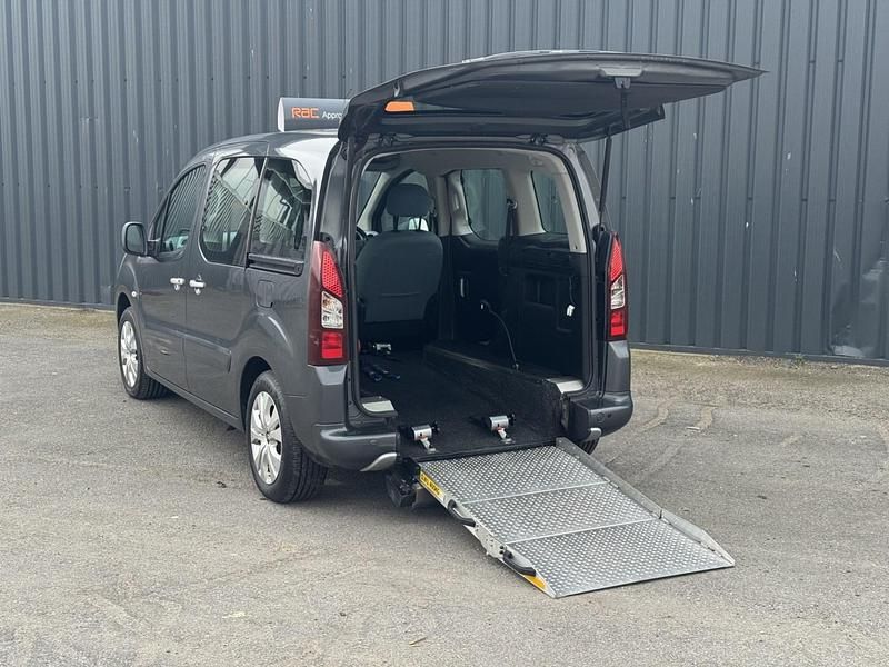 Used Citroën Berlingo 90 HP (66 kW) 2015 Grey MPV