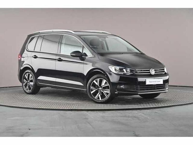 Used 2020 VW Touran MPV | £25,949 (A bit pricey) - Image 1/4