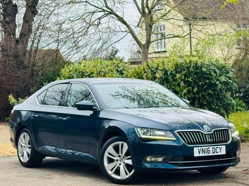 Used Skoda Superb SE L Executive 190 HP (139 kW) 2016 Blue Hatchback