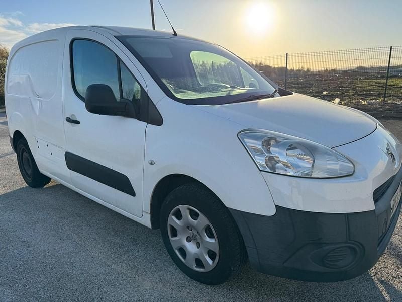 White Used 2013 Peugeot Partner S Van | £1,195 (Super price) - Image 1/4