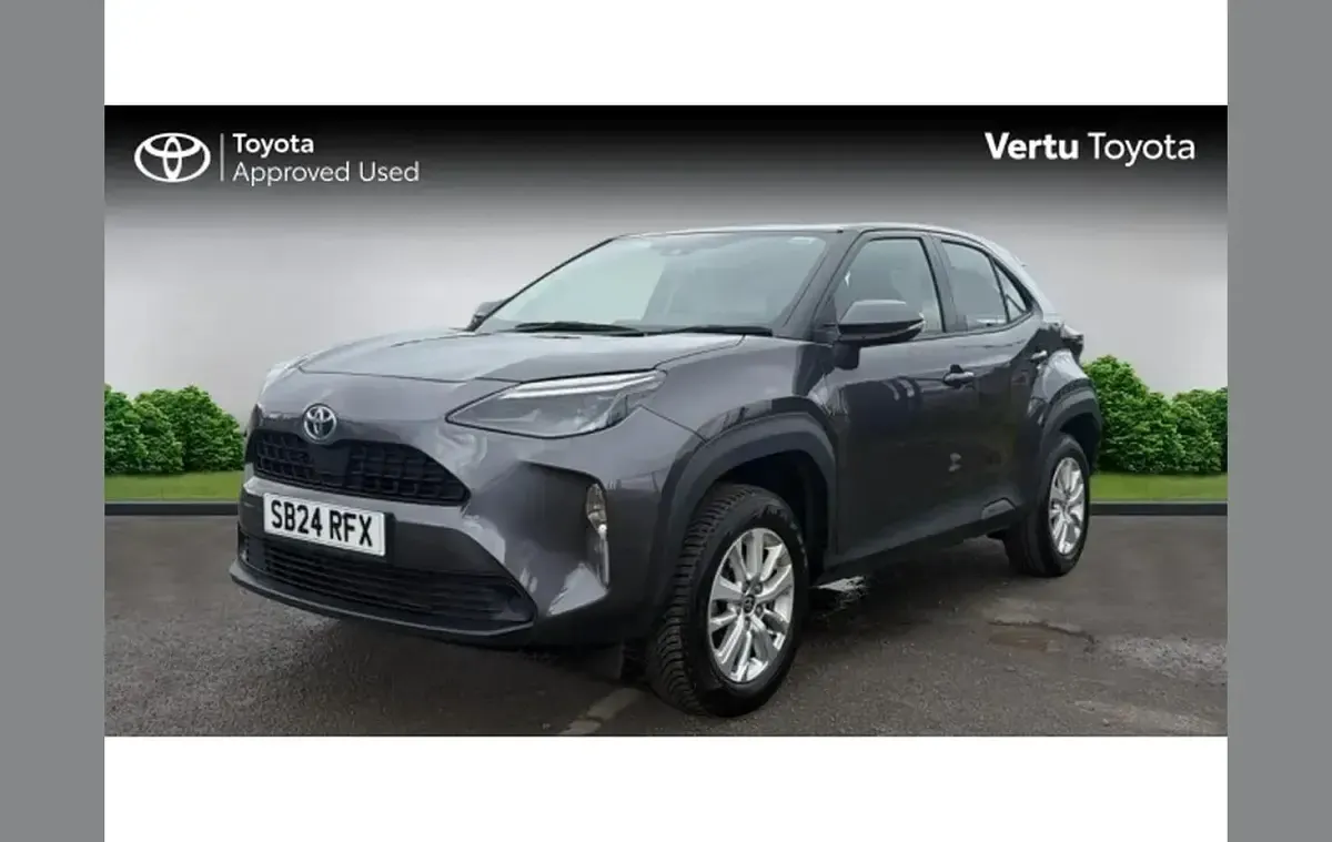 Used Toyota Yaris Cross 113 HP (83 kW) 2024 Grey SUV