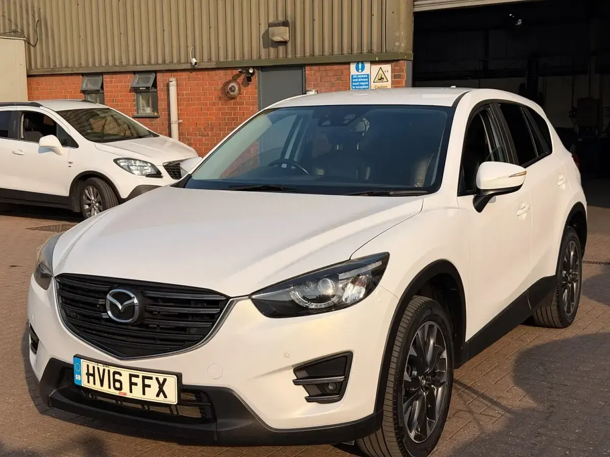 Used Mazda 6 Inclusive 175 HP (128 kW) 2016 White Estate