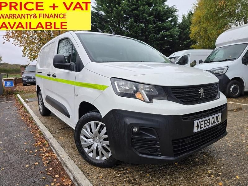 White Used 2020 Peugeot Partner Van | £5,490 (Fair price) - Image 1/4