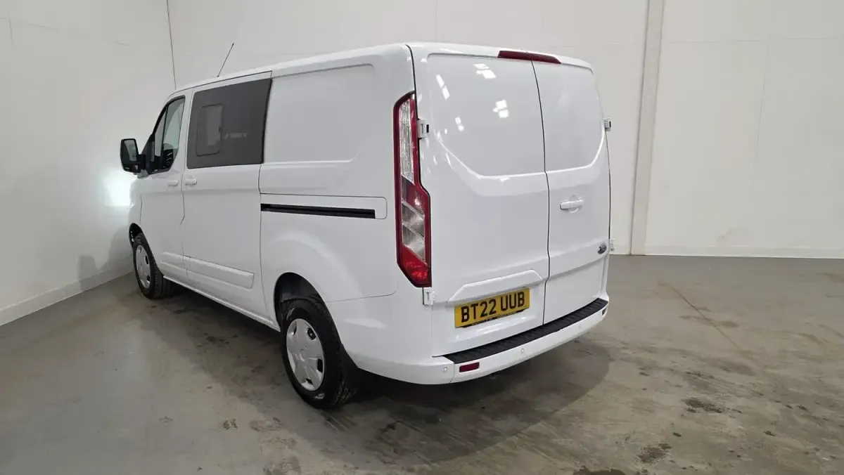 Usado Ford Transit Custom Trend 130 CV (95 kW) 2022 Blanco Van