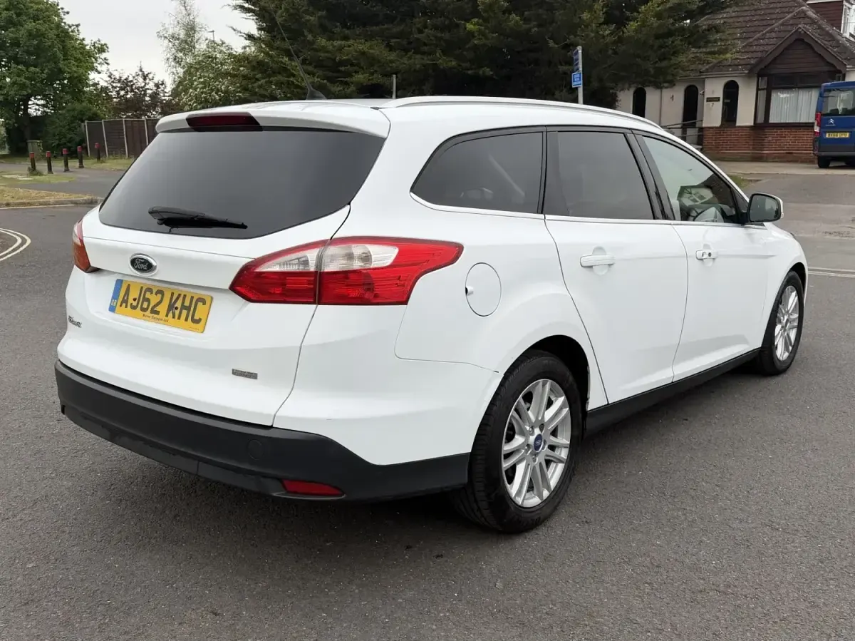 Używany Ford Focus Titanium 115 KM (84 kW) 2013 Biały Kombi