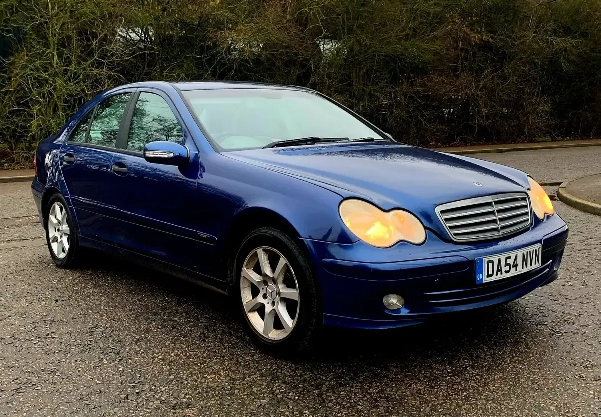 Used Mercedes C180 Classic 141 HP (103 kW) 2004 Blue Sedan