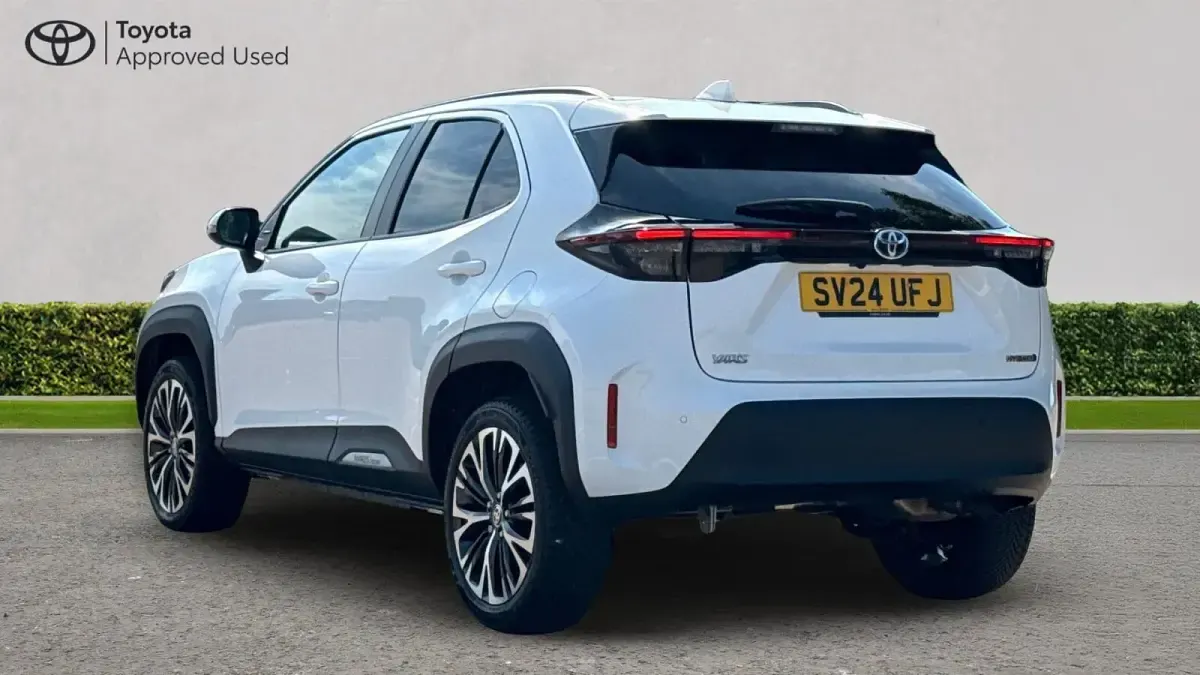 Used Toyota Yaris Cross 116 HP (85 kW) 2024 Pure white SUV