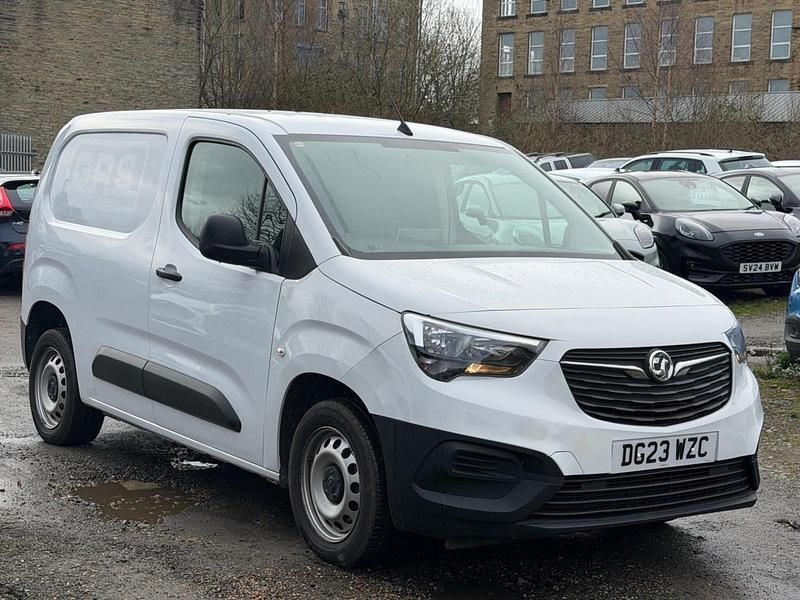 Used Vauxhall Combo 100 HP (73 kW) 2023 White MPV