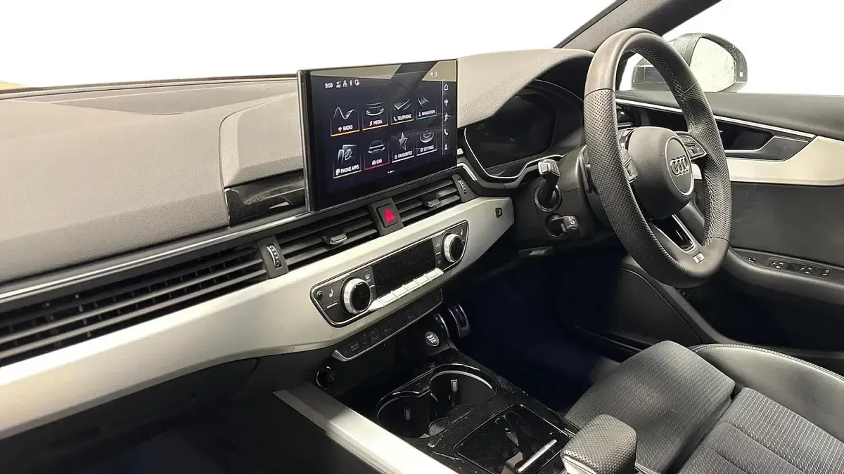 Used Audi A4 S-Line 204 HP (150 kW) 2024 Grey Estate