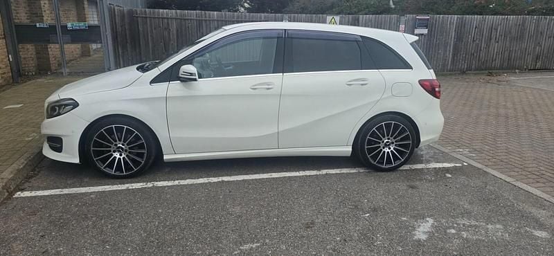 Used Mercedes B180 Executive 122 HP (89 kW) 2016 White MPV
