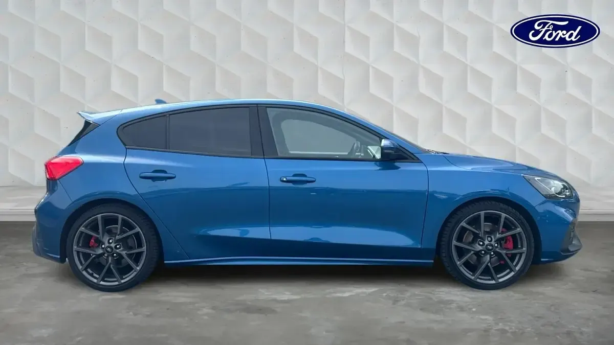 Used Ford Focus ST 280 HP (205 kW) 2020 Blue Hatchback