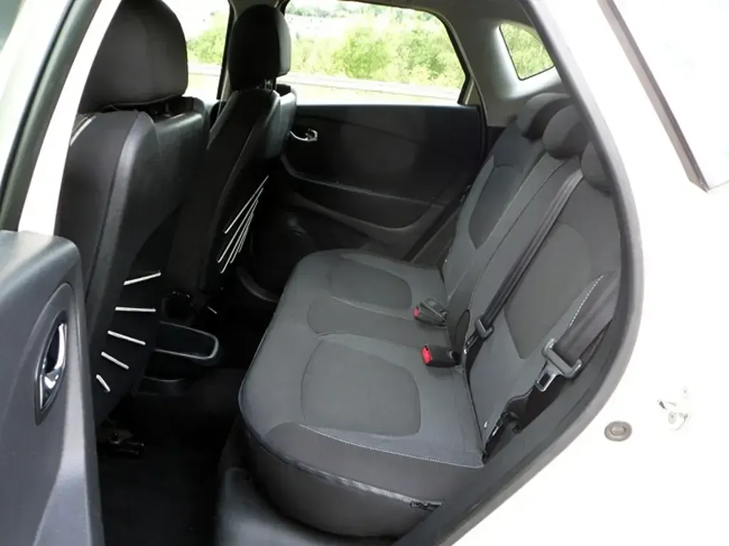Used Renault Captur Dynamique 2016 White SUV