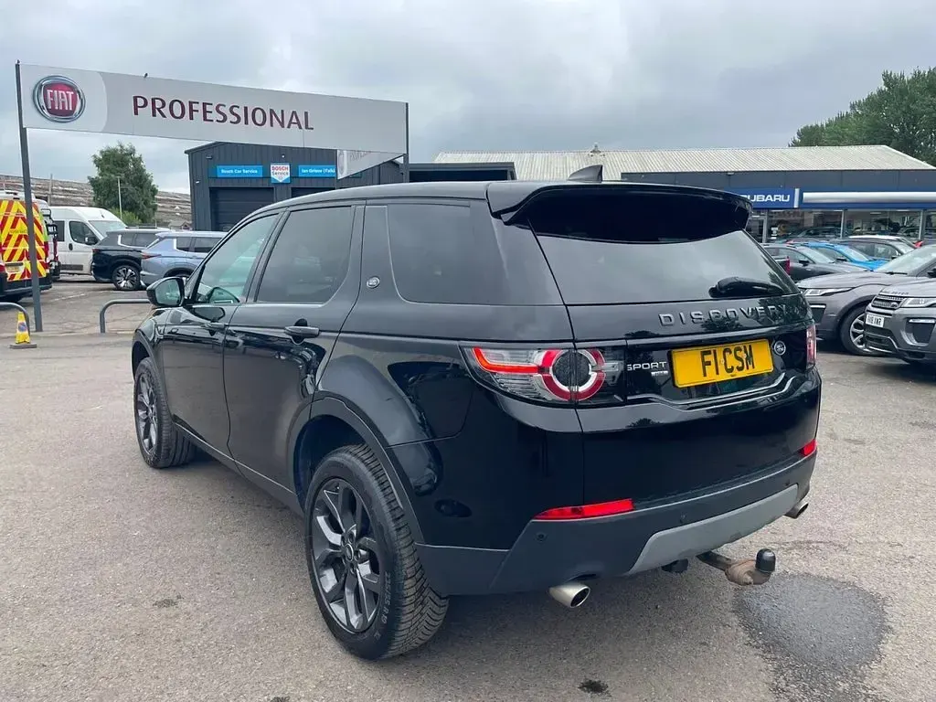 Used Land Rover Discovery 5 Landmark 180 HP (132 kW) 2019 Black SUV
