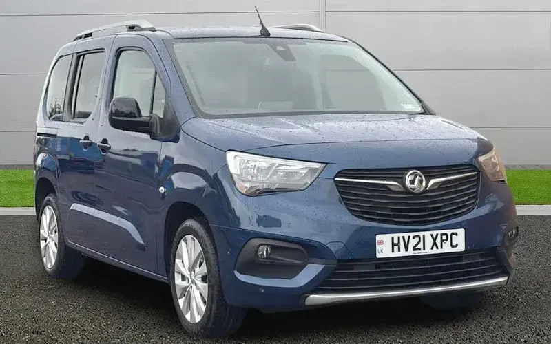 Used Vauxhall Combo Elite 131 HP (96 kW) 2021 MPV