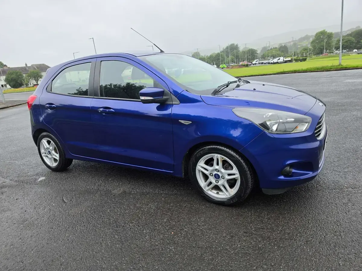 Used Ford Ka Plus Zetec 70 HP (51 kW) 2017 Blue Hatchback