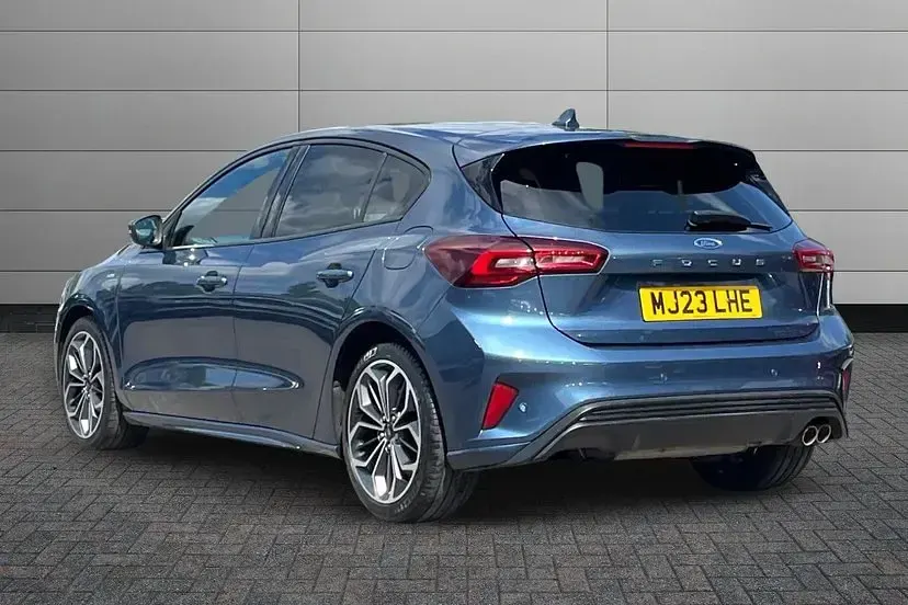 Used Ford Focus ST-Line X 125 HP (91 kW) 2023 Chrome blue Hatchback
