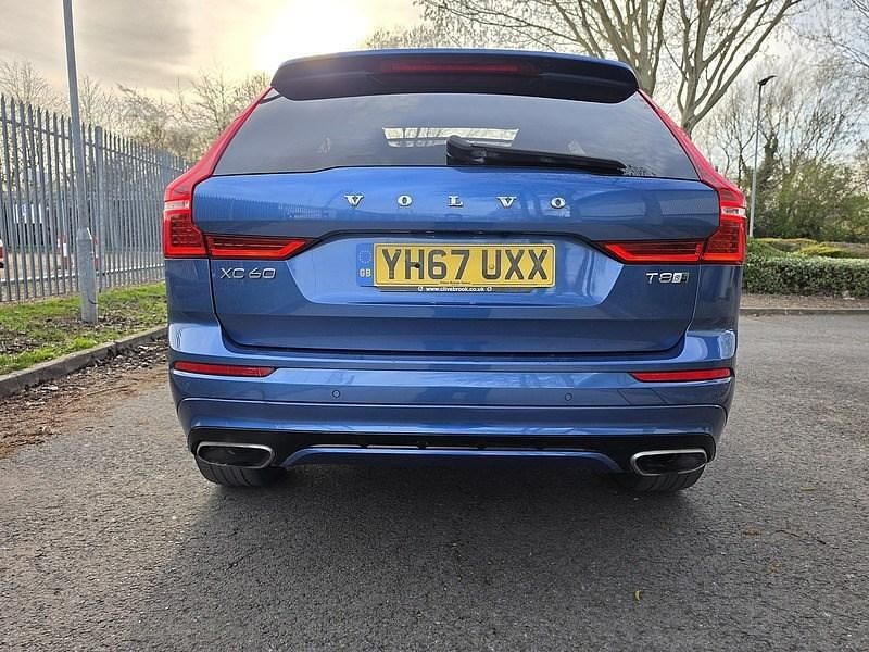 Used Volvo XC60 R-Design Pro 407 HP (299 kW) 2017 Blue SUV