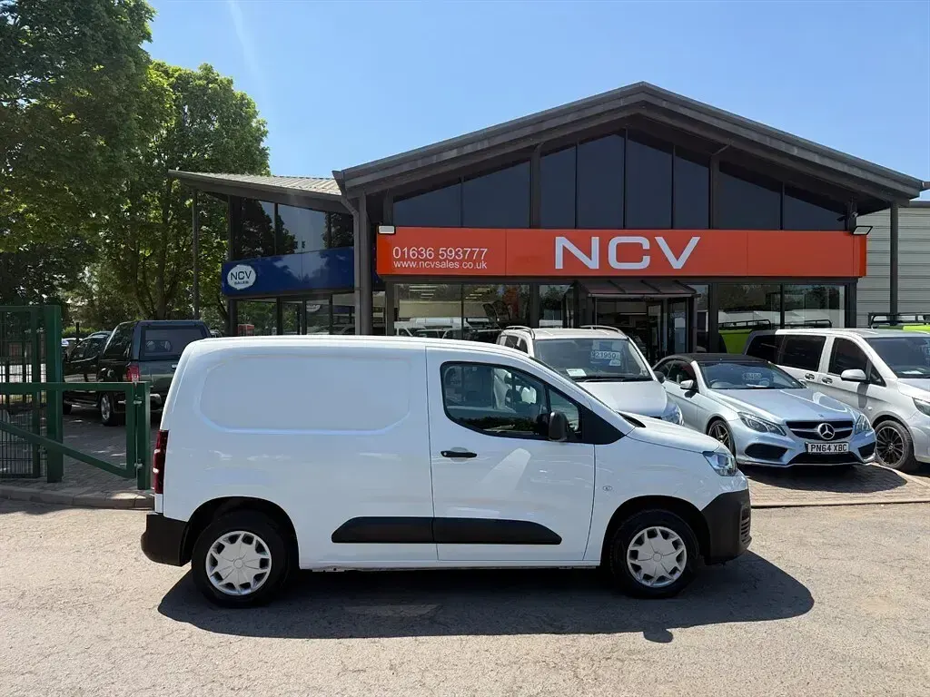 Used Citroën Berlingo 2021 White MPV